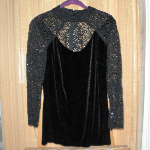 Boston Proper Tops - Boston Proper black velvet & lace top SZ M